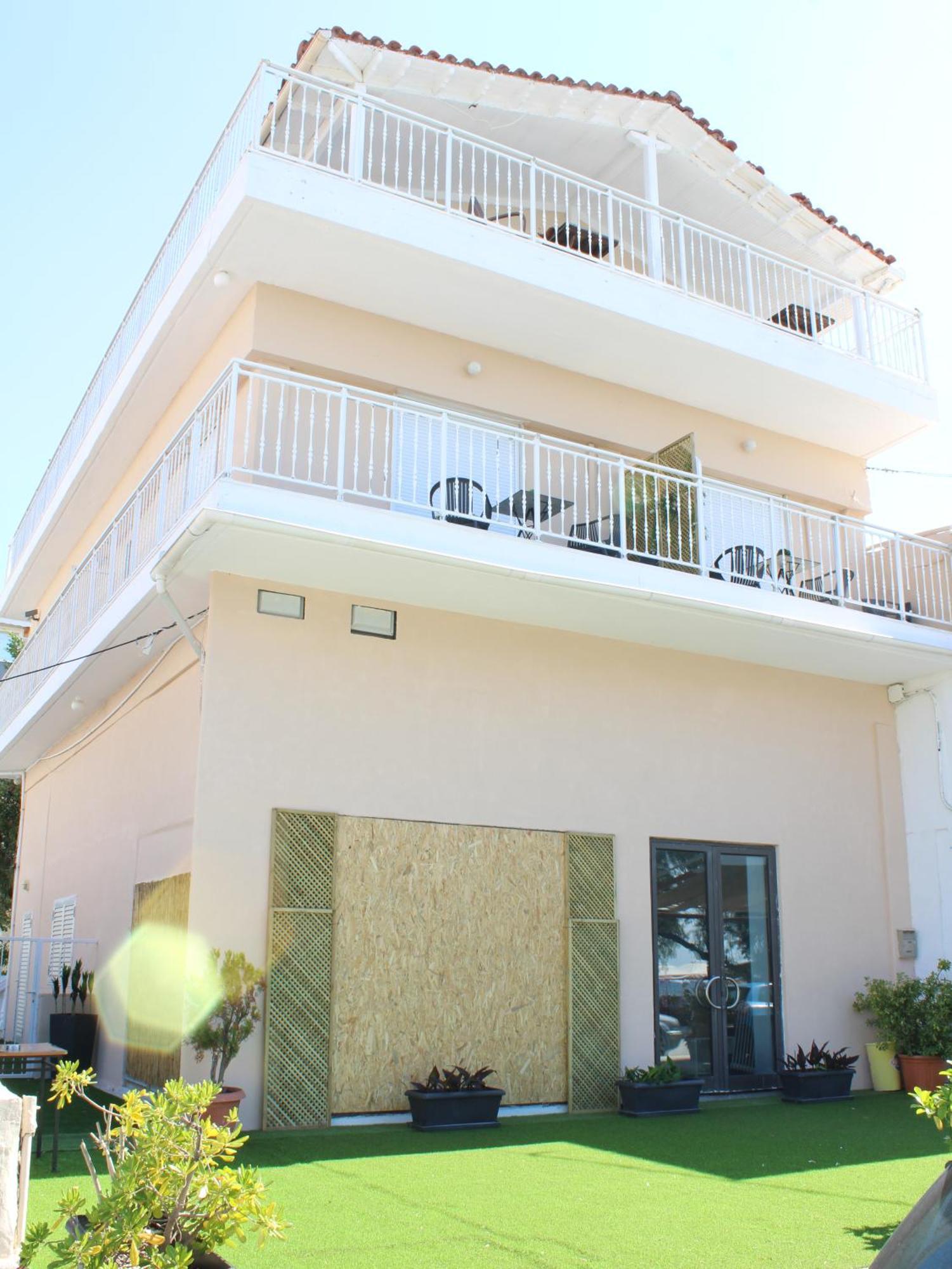 Sunshine Apartments By The Sea Skala Neon Epivaton Exterior foto